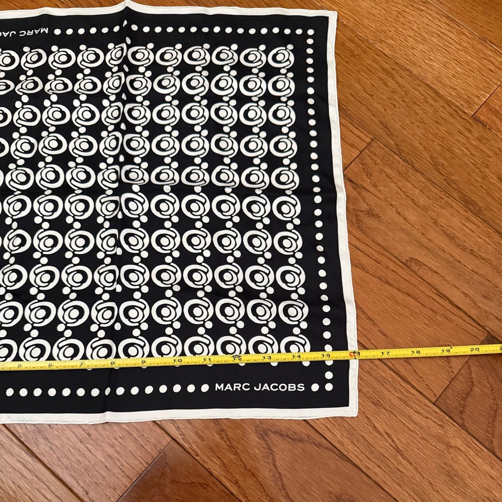 Marc Jacobs Black and White Silk Scarf - Picture 4 of 4